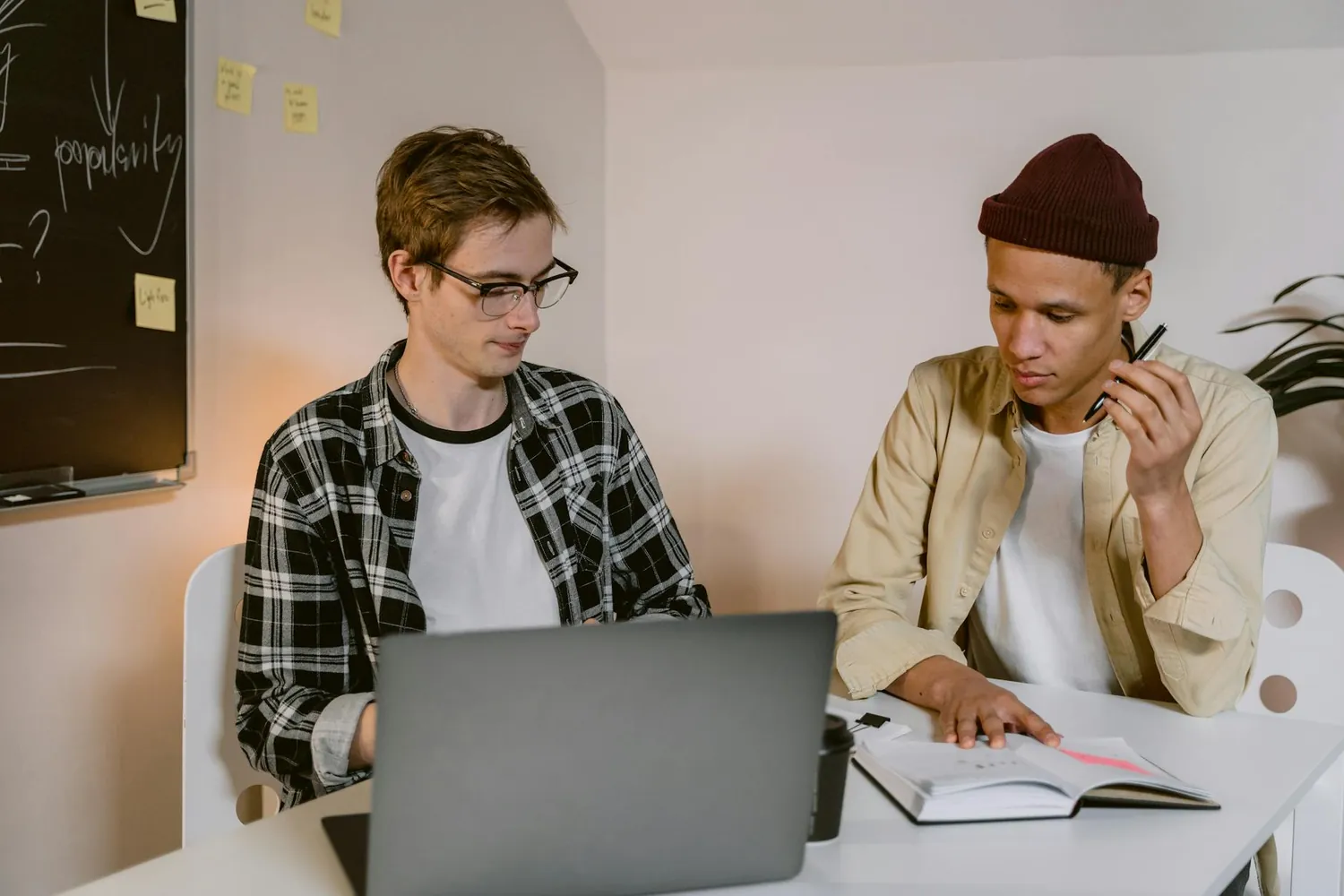 Encouraging Creative Contributions from Employees to Enhance Innovation Efforts